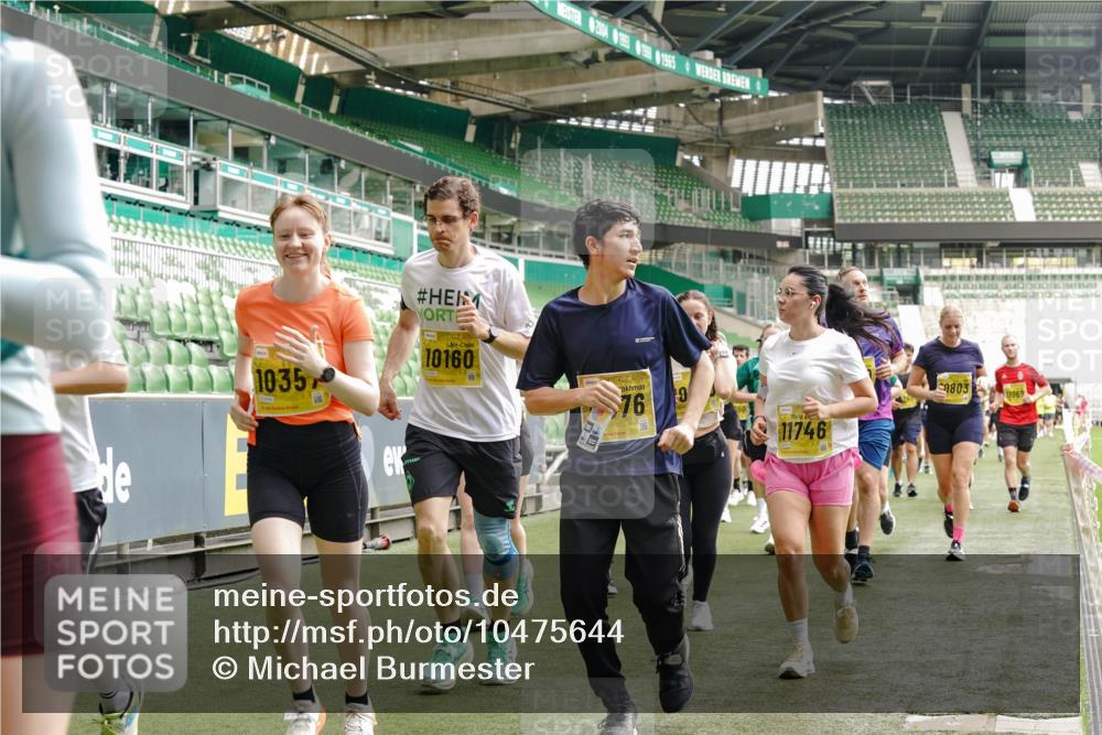 13.09.2026 - 21. swb-Marathon Bremen Michael Burmester http://msf.ph/oto/10475644 13.09.2026 10:38:56 Laufen im Stadion 10090, 10091, 10135, 10138, 10139, 10168, 10188, 10190, 10204, 10205, 10217, 10229, 10238, 10259, 10260, 10273, 10274, 10279, 10280, 10283, 10305, 10314, 10323, 10360, 10363, 10364, 10370, 10375, 10376, 10378, 10404, 10432, 10457, 10465, 10469, 10488, 10493, 10501, 10505, 10510, 10511, 10526, 10556, 10576, 10595, 10609, 10616, 10619, 10630, 10645, 10654, 10660, 10661, 10662, 10664, 10681, 10682, 10686, 10695, 10697, 10712, 10743, 10802, 10823 meine-sportfotos.de