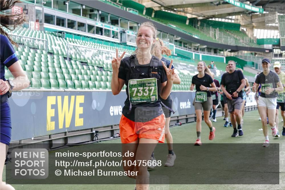13.09.2026 - 21. swb-Marathon Bremen Michael Burmester http://msf.ph/oto/10475668 13.09.2026 13:16:39 Laufen im Stadion 134, 143, 153, 231, 263, 267, 271, 449, 588, 598, 612, 653, 990, 1057, 1185, 1312, 1465, 1539, 1813, 1825, 1874, 1987, 2013, 2067, 2096, 2218, 2235, 2259, 2351, 2359, 2363, 2381, 2385, 2386, 2389, 2468, 2532, 2550, 2562, 2579, 2586, 2655, 2664, 2667, 2678, 2698, 2760, 2778, 2783, 2797, 2799, 2821, 2846, 2859, 2874, 2974, 2996, 3001, 3075, 3104, 3133, 3157, 3165, 3185, 3195, 3213, 3237, 3265, 3314, 3331, 3366, 3382, 3387, 3479, 3486, 3501, 3506, 3512, 3829 meine-sportfotos.de