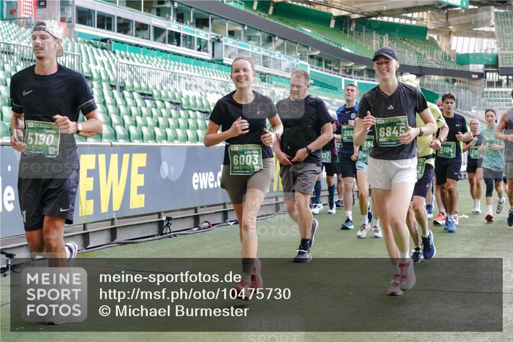 13.09.2026 - 21. swb-Marathon Bremen Michael Burmester http://msf.ph/oto/10475730 13.09.2026 13:16:40 Laufen im Stadion 134, 143, 153, 231, 263, 267, 271, 449, 588, 598, 612, 653, 990, 1057, 1185, 1312, 1465, 1539, 1813, 1825, 1874, 1987, 2013, 2067, 2096, 2218, 2235, 2259, 2351, 2359, 2363, 2381, 2385, 2386, 2389, 2468, 2532, 2550, 2562, 2579, 2586, 2655, 2664, 2667, 2678, 2698, 2760, 2778, 2783, 2797, 2799, 2821, 2846, 2859, 2874, 2974, 2984, 2996, 3001, 3075, 3104, 3133, 3157, 3165, 3185, 3195, 3213, 3237, 3265, 3314, 3331, 3366, 3382, 3387, 3479, 3486, 3501, 3506, 3512, 3829 meine-sportfotos.de