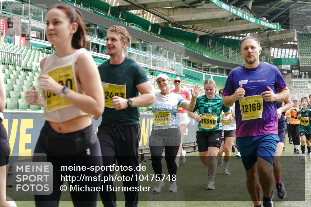 13.09.2026 - 21. swb-Marathon Bremen Michael Burmester http://msf.ph/oto/10475748 13.09.2026 10:38:59 Laufen im Stadion 10090, 10091, 10135, 10138, 10139, 10168, 10188, 10190, 10204, 10205, 10217, 10229, 10238, 10259, 10260, 10273, 10274, 10279, 10280, 10283, 10305, 10314, 10323, 10360, 10363, 10364, 10370, 10375, 10376, 10378, 10404, 10432, 10457, 10465, 10469, 10488, 10493, 10501, 10505, 10510, 10511, 10526, 10556, 10576, 10595, 10609, 10616, 10619, 10630, 10645, 10654, 10660, 10661, 10662, 10664, 10681, 10682, 10686, 10695, 10697, 10712, 10743, 10802, 10823 meine-sportfotos.de