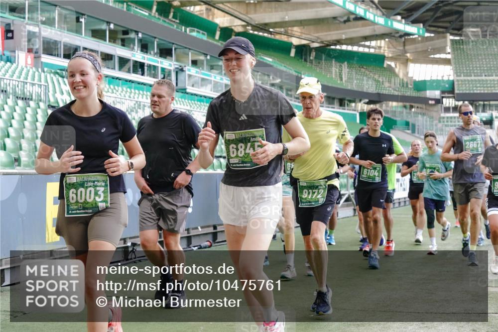 13.09.2026 - 21. swb-Marathon Bremen Michael Burmester http://msf.ph/oto/10475761 13.09.2026 13:16:41 Laufen im Stadion 134, 143, 153, 231, 263, 267, 271, 449, 588, 598, 612, 653, 990, 1057, 1185, 1312, 1465, 1539, 1813, 1825, 1874, 1987, 2013, 2067, 2096, 2218, 2259, 2351, 2363, 2381, 2385, 2386, 2389, 2468, 2532, 2550, 2562, 2579, 2586, 2655, 2664, 2667, 2678, 2698, 2760, 2778, 2783, 2797, 2799, 2821, 2846, 2859, 2874, 2974, 2984, 2996, 3001, 3075, 3104, 3133, 3157, 3165, 3185, 3195, 3213, 3237, 3265, 3314, 3331, 3366, 3382, 3387, 3479, 3486, 3501, 3506, 3512, 3829 meine-sportfotos.de
