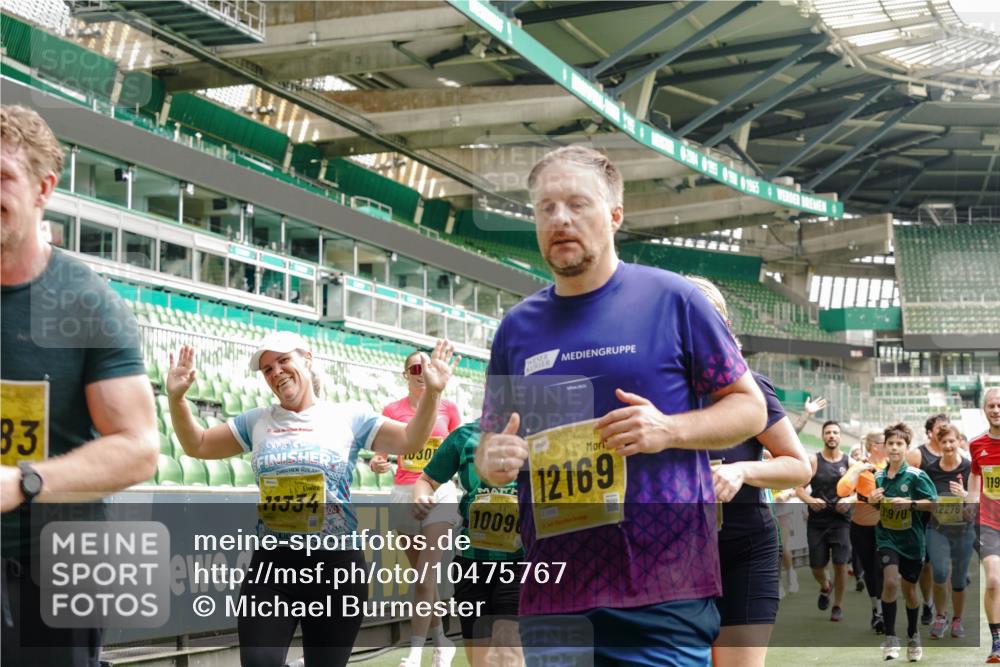 13.09.2026 - 21. swb-Marathon Bremen Michael Burmester http://msf.ph/oto/10475767 13.09.2026 10:39:00 Laufen im Stadion 10090, 10091, 10135, 10138, 10139, 10168, 10188, 10190, 10204, 10205, 10217, 10229, 10238, 10259, 10260, 10273, 10274, 10279, 10280, 10283, 10305, 10314, 10323, 10360, 10363, 10364, 10370, 10375, 10376, 10378, 10404, 10432, 10457, 10465, 10469, 10488, 10493, 10501, 10505, 10510, 10511, 10526, 10556, 10576, 10580, 10595, 10609, 10616, 10619, 10630, 10645, 10654, 10660, 10661, 10662, 10664, 10681, 10682, 10686, 10695, 10697, 10712, 10743, 10802, 10823 meine-sportfotos.de