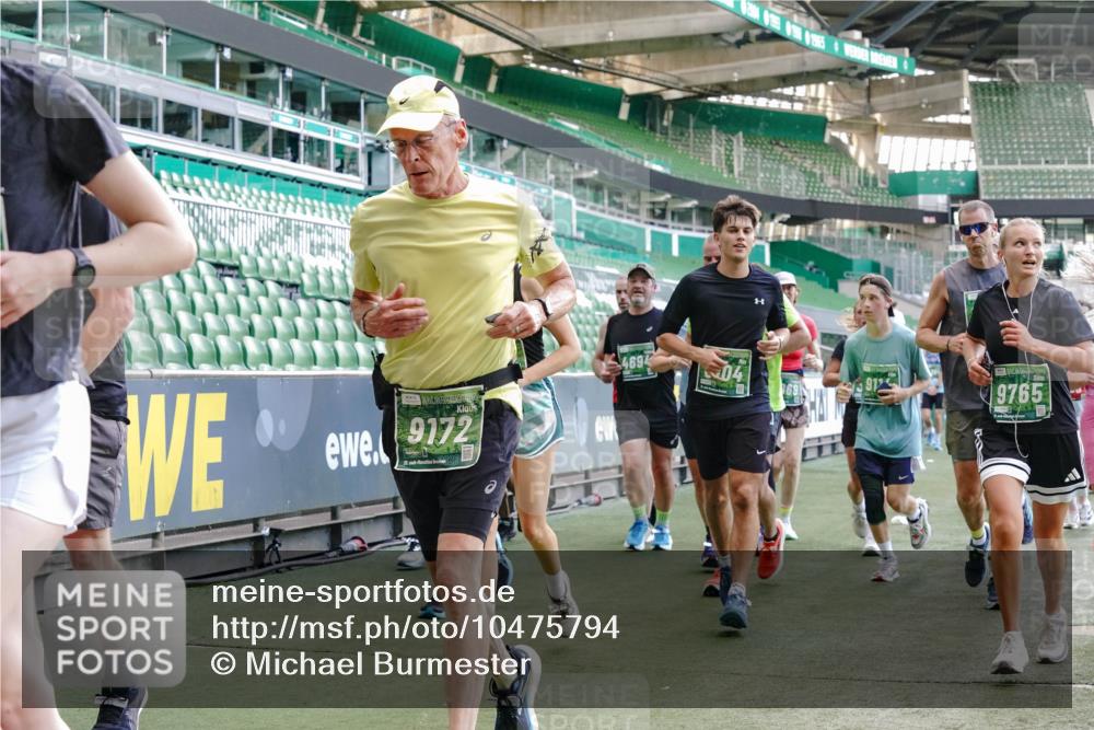 13.09.2026 - 21. swb-Marathon Bremen Michael Burmester http://msf.ph/oto/10475794 13.09.2026 13:16:42 Laufen im Stadion 134, 143, 153, 231, 263, 267, 271, 449, 588, 598, 612, 653, 990, 1057, 1185, 1312, 1465, 1539, 1813, 1825, 1874, 1987, 2013, 2067, 2096, 2218, 2259, 2351, 2363, 2381, 2385, 2386, 2389, 2468, 2532, 2550, 2562, 2579, 2586, 2655, 2664, 2667, 2678, 2698, 2760, 2778, 2783, 2797, 2799, 2821, 2846, 2859, 2874, 2974, 2984, 2996, 3001, 3075, 3104, 3133, 3157, 3165, 3185, 3195, 3213, 3237, 3265, 3314, 3331, 3366, 3382, 3387, 3479, 3486, 3501, 3506, 3512, 3829 meine-sportfotos.de