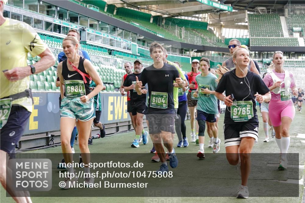 13.09.2026 - 21. swb-Marathon Bremen Michael Burmester http://msf.ph/oto/10475808 13.09.2026 13:16:42 Laufen im Stadion 134, 143, 153, 231, 263, 267, 271, 449, 588, 598, 612, 653, 990, 1057, 1185, 1312, 1465, 1539, 1813, 1825, 1874, 1987, 2013, 2067, 2096, 2218, 2259, 2351, 2363, 2381, 2385, 2386, 2389, 2468, 2532, 2550, 2562, 2579, 2586, 2655, 2664, 2667, 2678, 2698, 2760, 2778, 2783, 2797, 2799, 2821, 2846, 2859, 2874, 2974, 2984, 2996, 3001, 3075, 3104, 3133, 3157, 3165, 3185, 3195, 3213, 3237, 3265, 3314, 3331, 3366, 3382, 3387, 3479, 3486, 3501, 3506, 3512, 3829 meine-sportfotos.de