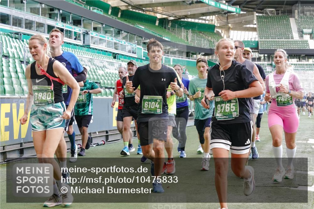 13.09.2026 - 21. swb-Marathon Bremen Michael Burmester http://msf.ph/oto/10475833 13.09.2026 13:16:43 Laufen im Stadion 134, 143, 153, 231, 263, 267, 271, 449, 588, 598, 612, 653, 990, 1057, 1185, 1312, 1465, 1539, 1813, 1825, 1874, 1987, 2013, 2067, 2096, 2218, 2259, 2351, 2363, 2381, 2385, 2386, 2389, 2419, 2468, 2532, 2550, 2562, 2579, 2586, 2655, 2664, 2667, 2678, 2698, 2760, 2778, 2783, 2797, 2799, 2821, 2846, 2859, 2874, 2974, 2984, 2996, 3001, 3075, 3104, 3133, 3157, 3165, 3185, 3195, 3213, 3237, 3265, 3314, 3331, 3366, 3382, 3387, 3431, 3479, 3486, 3501, 3506, 3512, 3829 meine-sportfotos.de