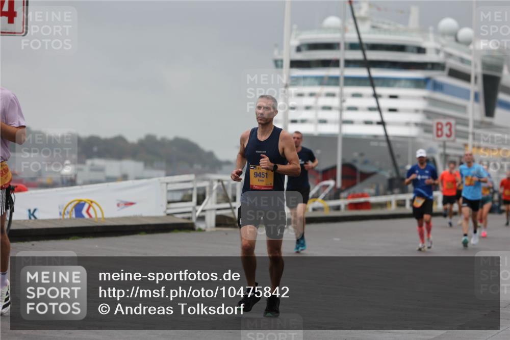 13.09.2026 - Kiel Lauf Andreas Tolksdorf http://msf.ph/oto/10475842 13.09.2026 11:48:21 Kiellinie 9451, 3 meine-sportfotos.de