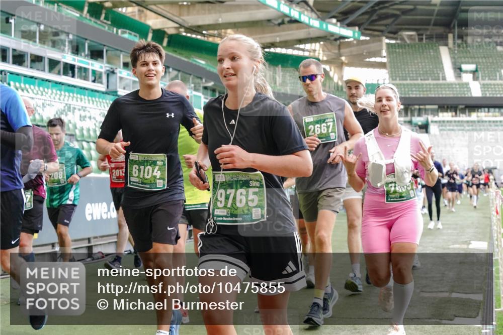 13.09.2026 - 21. swb-Marathon Bremen Michael Burmester http://msf.ph/oto/10475855 13.09.2026 13:16:43 Laufen im Stadion 134, 143, 153, 231, 263, 267, 271, 449, 588, 598, 612, 653, 990, 1057, 1185, 1312, 1465, 1539, 1813, 1825, 1874, 1987, 2013, 2067, 2096, 2218, 2259, 2351, 2363, 2381, 2385, 2386, 2389, 2419, 2468, 2532, 2550, 2562, 2579, 2586, 2655, 2664, 2667, 2678, 2698, 2760, 2778, 2783, 2797, 2799, 2821, 2846, 2859, 2874, 2974, 2984, 2996, 3001, 3075, 3104, 3133, 3157, 3165, 3185, 3195, 3213, 3237, 3265, 3314, 3331, 3366, 3382, 3387, 3431, 3479, 3486, 3501, 3506, 3512, 3829 meine-sportfotos.de