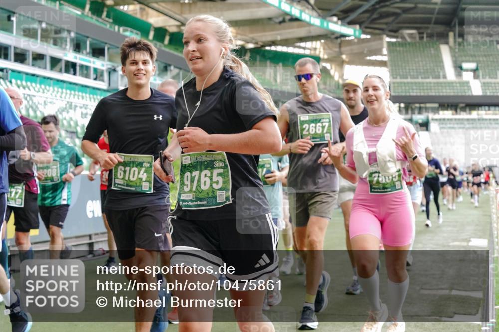13.09.2026 - 21. swb-Marathon Bremen Michael Burmester http://msf.ph/oto/10475861 13.09.2026 13:16:43 Laufen im Stadion 134, 143, 153, 231, 263, 267, 271, 449, 588, 598, 612, 653, 990, 1057, 1185, 1312, 1465, 1539, 1813, 1825, 1874, 1987, 2013, 2067, 2096, 2218, 2259, 2351, 2363, 2381, 2385, 2386, 2389, 2419, 2468, 2532, 2550, 2562, 2579, 2586, 2655, 2664, 2667, 2678, 2698, 2760, 2778, 2783, 2797, 2799, 2821, 2846, 2859, 2874, 2974, 2984, 2996, 3001, 3075, 3104, 3133, 3157, 3165, 3185, 3195, 3213, 3237, 3265, 3314, 3331, 3366, 3382, 3387, 3431, 3479, 3486, 3501, 3506, 3512, 3829 meine-sportfotos.de