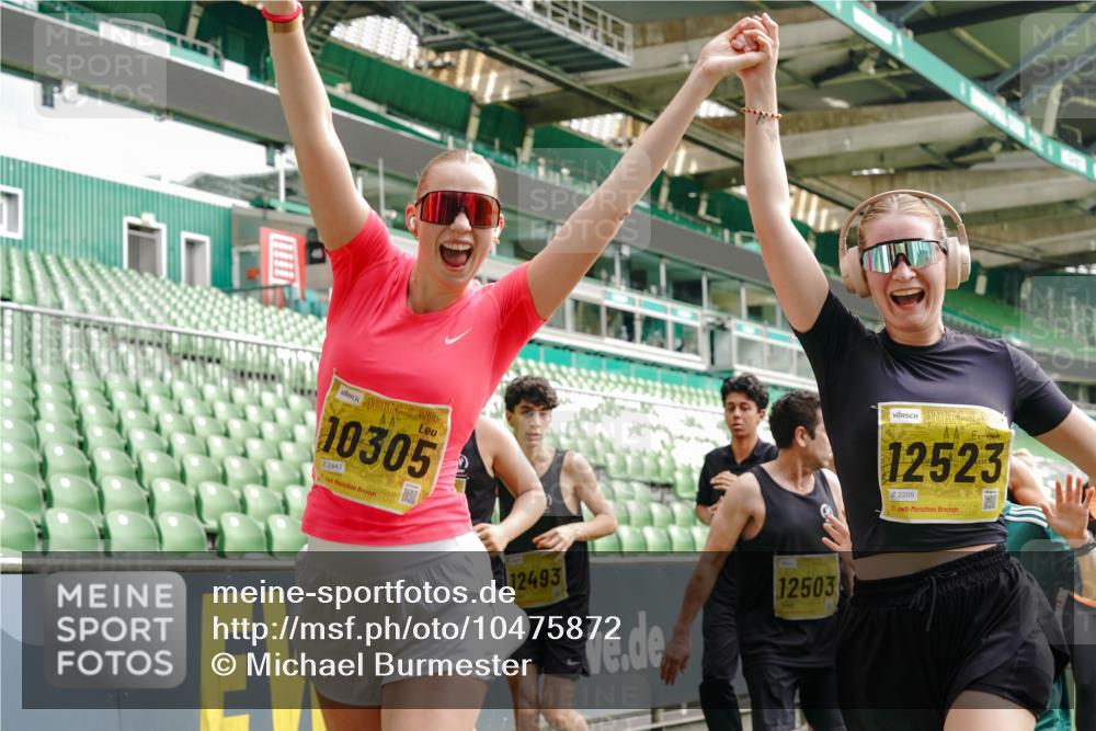 13.09.2026 - 21. swb-Marathon Bremen Michael Burmester http://msf.ph/oto/10475872 13.09.2026 10:39:03 Laufen im Stadion 10090, 10091, 10135, 10138, 10139, 10168, 10188, 10190, 10204, 10205, 10217, 10229, 10238, 10259, 10260, 10279, 10280, 10283, 10305, 10314, 10323, 10360, 10363, 10364, 10370, 10375, 10376, 10378, 10404, 10432, 10457, 10465, 10469, 10484, 10488, 10493, 10501, 10505, 10510, 10511, 10526, 10556, 10576, 10580, 10595, 10609, 10616, 10619, 10630, 10645, 10654, 10660, 10661, 10662, 10664, 10681, 10682, 10686, 10695, 10697, 10712, 10743, 10802, 10823 meine-sportfotos.de