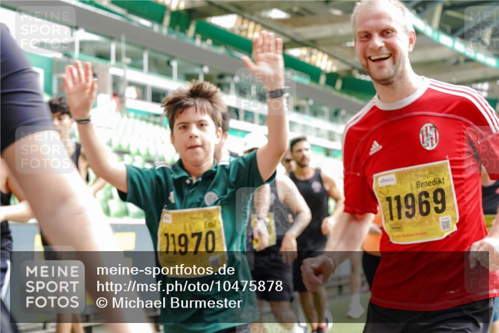 13.09.2026 - 21. swb-Marathon Bremen Michael Burmester http://msf.ph/oto/10475878 13.09.2026 10:39:04 Laufen im Stadion 10090, 10091, 10135, 10138, 10139, 10168, 10188, 10190, 10204, 10205, 10217, 10229, 10238, 10259, 10260, 10279, 10280, 10283, 10305, 10314, 10360, 10363, 10364, 10370, 10375, 10376, 10378, 10404, 10432, 10457, 10465, 10469, 10484, 10488, 10493, 10501, 10505, 10510, 10511, 10526, 10556, 10576, 10580, 10595, 10609, 10616, 10619, 10630, 10645, 10654, 10660, 10661, 10662, 10664, 10681, 10682, 10686, 10695, 10697, 10712, 10743, 10802, 10823 meine-sportfotos.de