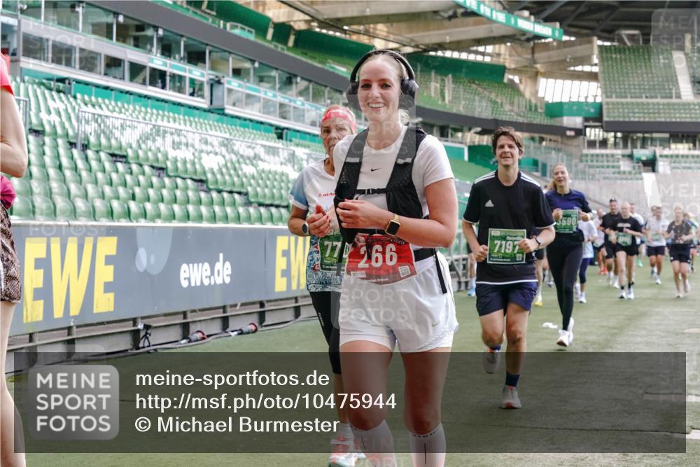 13.09.2026 - 21. swb-Marathon Bremen Michael Burmester http://msf.ph/oto/10475944 13.09.2026 13:16:46 Laufen im Stadion 134, 143, 153, 231, 263, 267, 271, 449, 588, 598, 612, 653, 990, 1057, 1185, 1312, 1424, 1425, 1465, 1539, 1790, 1813, 1825, 1874, 1987, 2013, 2067, 2096, 2218, 2259, 2351, 2363, 2381, 2385, 2386, 2389, 2419, 2468, 2532, 2550, 2562, 2579, 2586, 2655, 2664, 2667, 2678, 2698, 2778, 2783, 2797, 2799, 2821, 2846, 2859, 2874, 2974, 2984, 2996, 3001, 3075, 3104, 3133, 3157, 3165, 3185, 3195, 3213, 3237, 3265, 3314, 3331, 3366, 3382, 3387, 3431, 3479, 3486, 3501, 3506, 3512 meine-sportfotos.de
