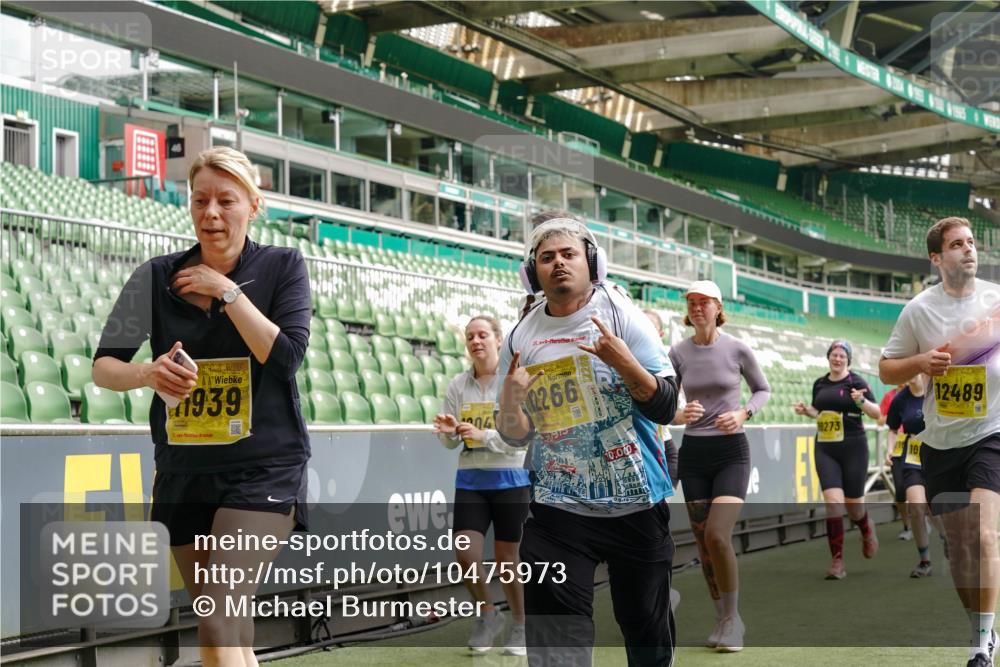 13.09.2026 - 21. swb-Marathon Bremen Michael Burmester http://msf.ph/oto/10475973 13.09.2026 10:39:07 Laufen im Stadion 10090, 10091, 10135, 10138, 10139, 10168, 10188, 10190, 10204, 10205, 10217, 10229, 10234, 10238, 10259, 10260, 10279, 10280, 10283, 10305, 10314, 10360, 10363, 10364, 10370, 10375, 10376, 10378, 10404, 10432, 10457, 10465, 10469, 10484, 10488, 10493, 10501, 10505, 10510, 10511, 10526, 10556, 10576, 10580, 10595, 10609, 10616, 10619, 10630, 10645, 10654, 10660, 10661, 10662, 10664, 10681, 10682, 10686, 10695, 10697, 10712, 10737, 10743, 10802, 10823 meine-sportfotos.de