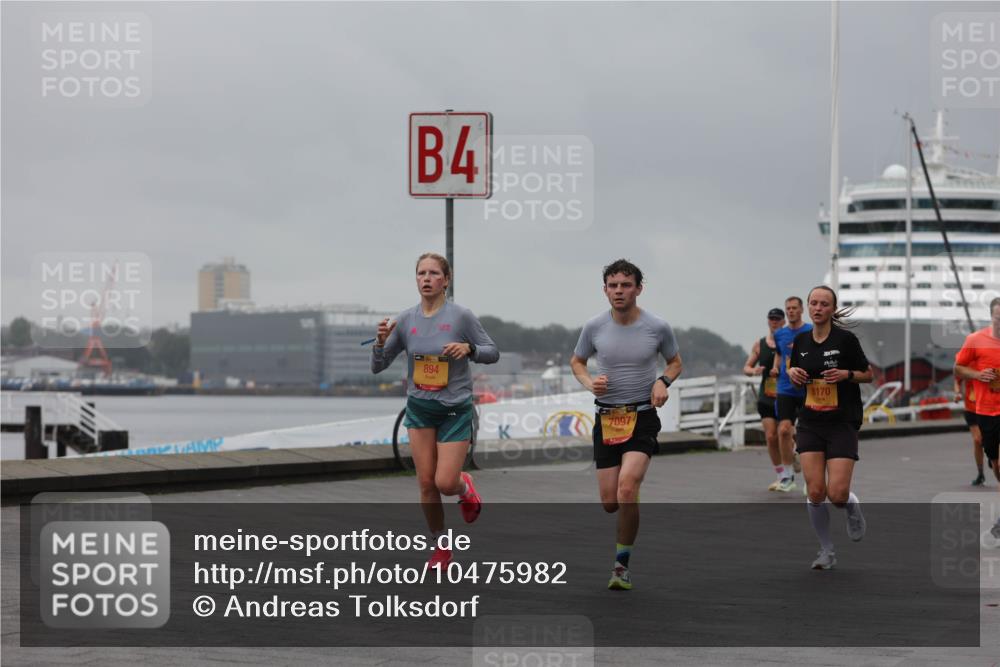 13.09.2026 - Kiel Lauf Andreas Tolksdorf http://msf.ph/oto/10475982 13.09.2026 11:48:33 Kiellinie 4, 894, 7097, 8170 meine-sportfotos.de