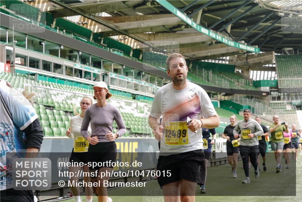 13.09.2026 - 21. swb-Marathon Bremen Michael Burmester http://msf.ph/oto/10476015 13.09.2026 10:39:08 Laufen im Stadion 10135, 10138, 10139, 10168, 10188, 10190, 10204, 10205, 10217, 10229, 10234, 10238, 10259, 10260, 10279, 10280, 10305, 10314, 10360, 10363, 10364, 10370, 10375, 10376, 10378, 10404, 10432, 10457, 10465, 10469, 10484, 10488, 10493, 10501, 10505, 10510, 10511, 10526, 10556, 10576, 10580, 10595, 10609, 10616, 10619, 10630, 10645, 10654, 10660, 10661, 10662, 10664, 10681, 10682, 10686, 10695, 10697, 10712, 10737, 10743, 10802, 10823 meine-sportfotos.de