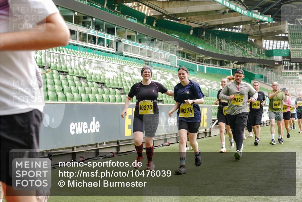 13.09.2026 - 21. swb-Marathon Bremen Michael Burmester http://msf.ph/oto/10476039 13.09.2026 10:39:09 Laufen im Stadion 10135, 10138, 10139, 10168, 10188, 10190, 10204, 10205, 10217, 10229, 10234, 10238, 10259, 10260, 10279, 10280, 10305, 10314, 10360, 10363, 10364, 10370, 10375, 10376, 10378, 10404, 10432, 10457, 10465, 10469, 10484, 10488, 10493, 10501, 10505, 10510, 10511, 10526, 10556, 10576, 10580, 10595, 10609, 10616, 10619, 10630, 10645, 10654, 10660, 10661, 10662, 10664, 10681, 10682, 10686, 10695, 10697, 10712, 10737, 10743, 10802, 10823 meine-sportfotos.de