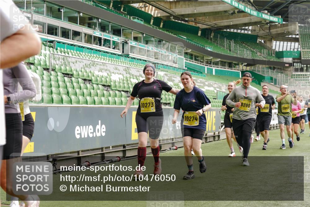 13.09.2026 - 21. swb-Marathon Bremen Michael Burmester http://msf.ph/oto/10476050 13.09.2026 10:39:09 Laufen im Stadion 10135, 10138, 10139, 10168, 10188, 10190, 10204, 10205, 10217, 10229, 10234, 10238, 10259, 10260, 10279, 10280, 10305, 10314, 10360, 10363, 10364, 10370, 10375, 10376, 10378, 10404, 10432, 10457, 10465, 10469, 10484, 10488, 10493, 10501, 10505, 10510, 10511, 10526, 10556, 10576, 10580, 10595, 10609, 10616, 10619, 10630, 10645, 10654, 10660, 10661, 10662, 10664, 10681, 10682, 10686, 10695, 10697, 10712, 10737, 10743, 10802, 10823 meine-sportfotos.de