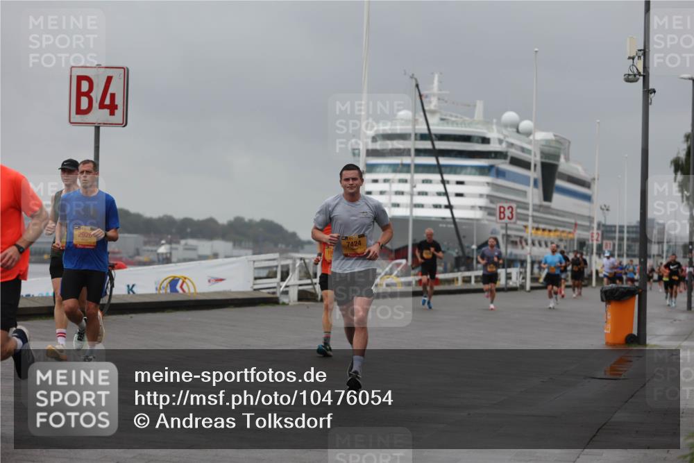 13.09.2026 - Kiel Lauf Andreas Tolksdorf http://msf.ph/oto/10476054 13.09.2026 11:48:37 Kiellinie 4, 2926, 7424, 3 meine-sportfotos.de