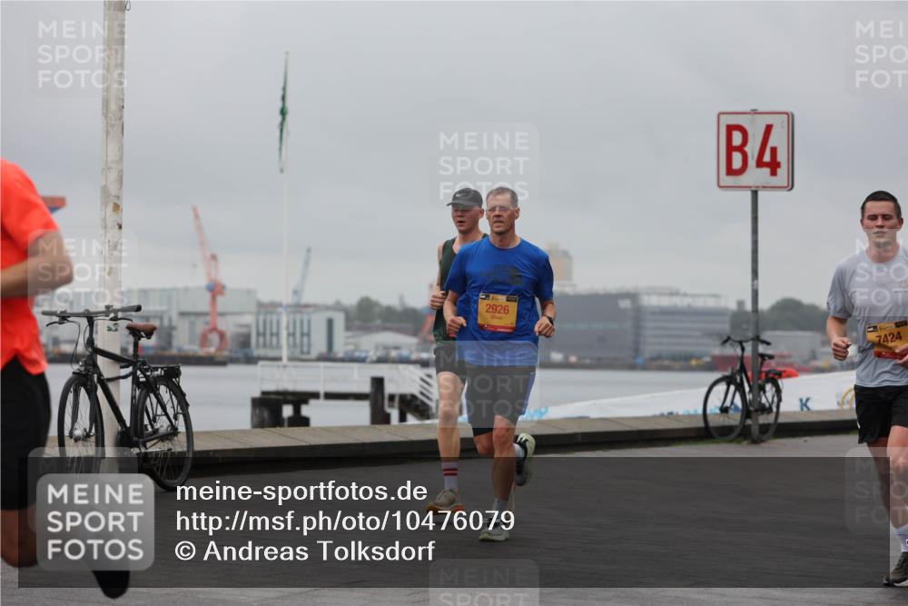 13.09.2026 - Kiel Lauf Andreas Tolksdorf http://msf.ph/oto/10476079 13.09.2026 11:48:38 Kiellinie 3166, 1, 38, 2926, 4, 5, 49, 7424 meine-sportfotos.de