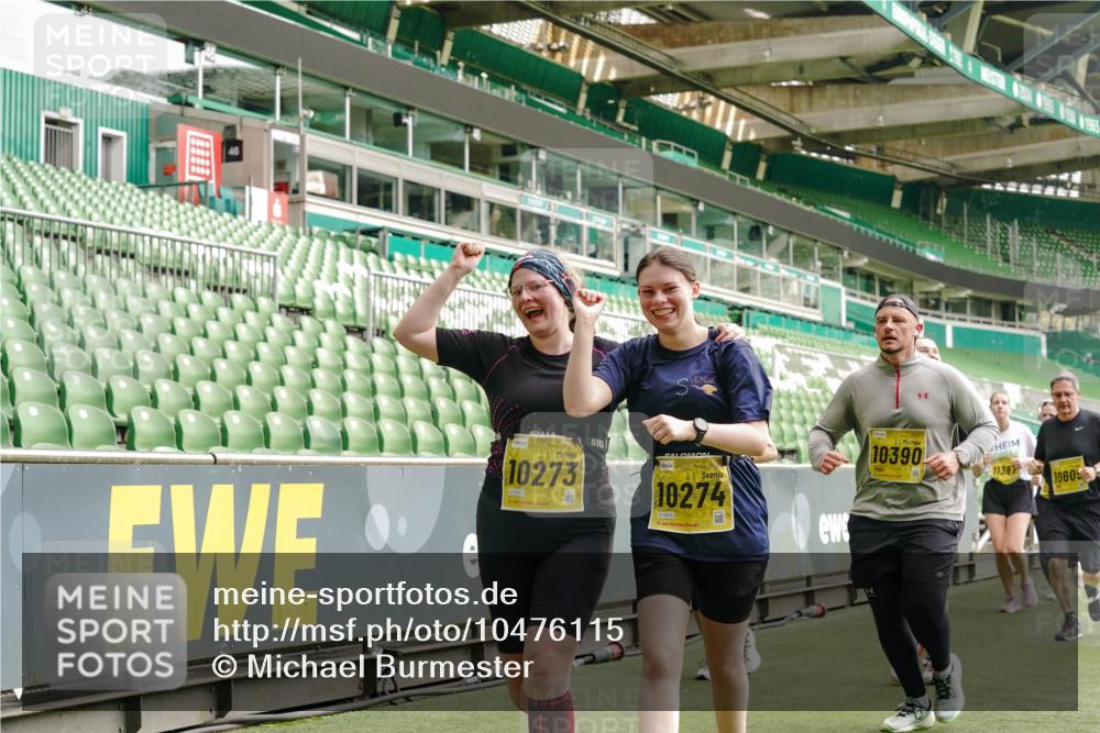 13.09.2026 - 21. swb-Marathon Bremen Michael Burmester http://msf.ph/oto/10476115 13.09.2026 10:39:11 Laufen im Stadion 10135, 10138, 10139, 10168, 10188, 10190, 10204, 10205, 10217, 10229, 10234, 10238, 10259, 10260, 10279, 10280, 10305, 10314, 10360, 10363, 10364, 10370, 10375, 10376, 10378, 10404, 10432, 10457, 10465, 10469, 10484, 10488, 10493, 10501, 10505, 10510, 10511, 10526, 10556, 10576, 10580, 10595, 10609, 10616, 10619, 10630, 10645, 10654, 10660, 10661, 10662, 10664, 10681, 10682, 10686, 10695, 10697, 10712, 10737, 10743, 10802, 10823 meine-sportfotos.de