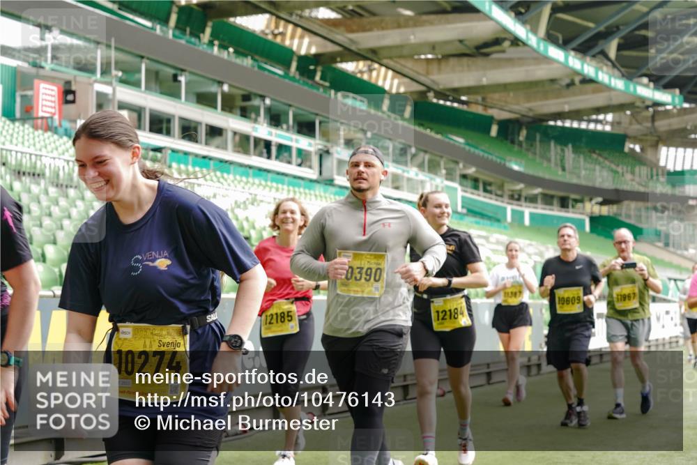 13.09.2026 - 21. swb-Marathon Bremen Michael Burmester http://msf.ph/oto/10476143 13.09.2026 10:39:11 Laufen im Stadion 10135, 10138, 10139, 10168, 10188, 10190, 10204, 10205, 10217, 10229, 10234, 10238, 10259, 10260, 10279, 10280, 10305, 10314, 10360, 10363, 10364, 10370, 10375, 10376, 10378, 10404, 10432, 10457, 10465, 10469, 10484, 10488, 10493, 10501, 10505, 10510, 10511, 10526, 10556, 10576, 10580, 10595, 10609, 10616, 10619, 10630, 10645, 10654, 10660, 10661, 10662, 10664, 10681, 10682, 10686, 10695, 10697, 10712, 10737, 10743, 10802, 10823 meine-sportfotos.de