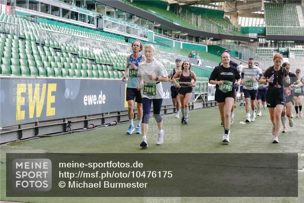 13.09.2026 - 21. swb-Marathon Bremen Michael Burmester http://msf.ph/oto/10476175 13.09.2026 13:16:52 Laufen im Stadion 134, 143, 153, 231, 267, 271, 449, 588, 598, 612, 653, 990, 1057, 1185, 1312, 1424, 1425, 1465, 1539, 1790, 1813, 1825, 1874, 1987, 2013, 2067, 2096, 2218, 2259, 2351, 2363, 2381, 2386, 2389, 2419, 2468, 2532, 2550, 2562, 2579, 2586, 2601, 2655, 2664, 2667, 2678, 2698, 2778, 2797, 2799, 2821, 2846, 2874, 2974, 2984, 2996, 3001, 3075, 3104, 3133, 3165, 3180, 3185, 3195, 3213, 3237, 3265, 3314, 3331, 3337, 3366, 3382, 3387, 3421, 3431, 3479, 3486, 3501, 3506, 3512 meine-sportfotos.de