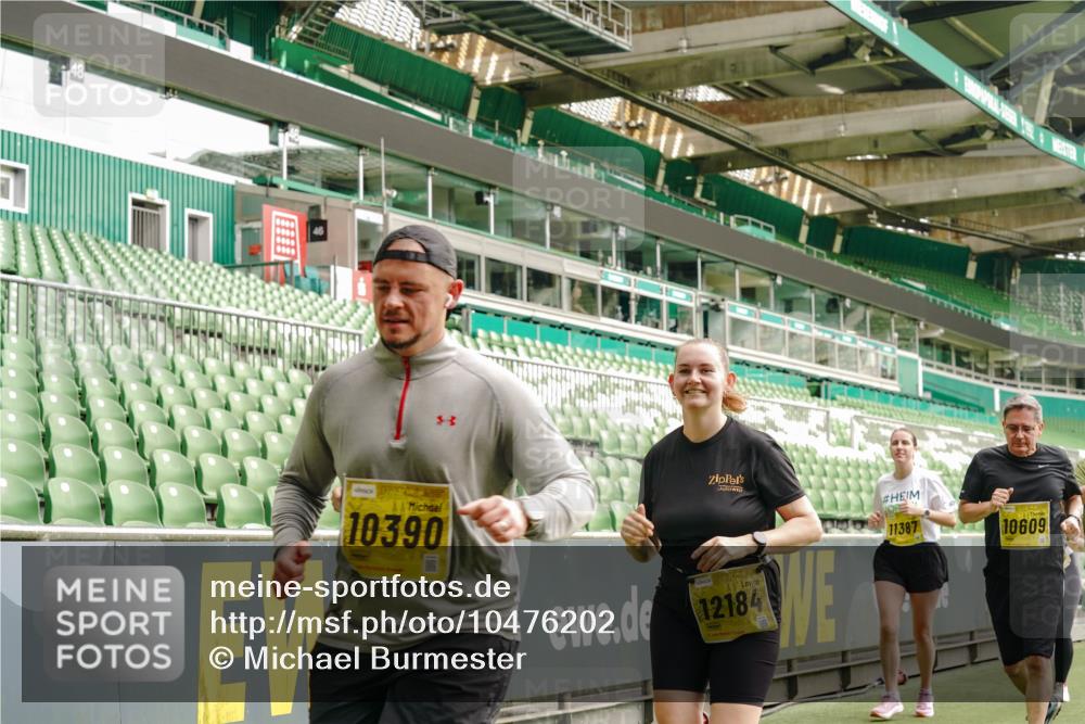 13.09.2026 - 21. swb-Marathon Bremen Michael Burmester http://msf.ph/oto/10476202 13.09.2026 10:39:12 Laufen im Stadion 10135, 10138, 10139, 10168, 10188, 10190, 10204, 10205, 10217, 10229, 10234, 10238, 10259, 10260, 10279, 10280, 10305, 10314, 10360, 10363, 10364, 10370, 10375, 10376, 10378, 10404, 10432, 10457, 10465, 10469, 10484, 10493, 10501, 10505, 10510, 10511, 10526, 10556, 10576, 10580, 10595, 10609, 10616, 10619, 10630, 10645, 10654, 10660, 10661, 10662, 10664, 10681, 10682, 10686, 10695, 10697, 10712, 10737, 10743, 10802, 10823 meine-sportfotos.de