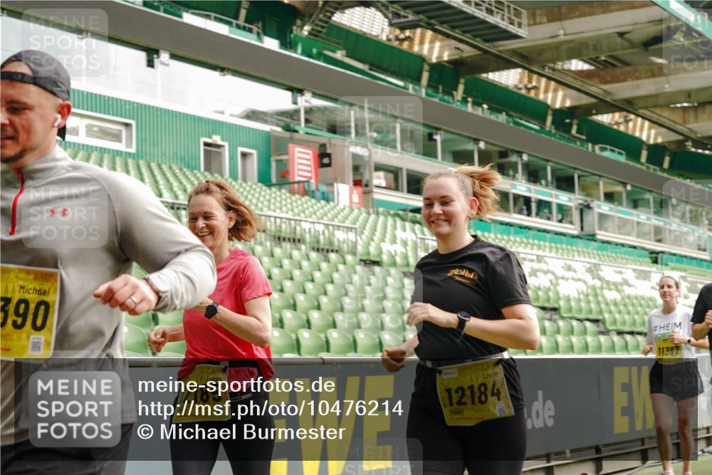 13.09.2026 - 21. swb-Marathon Bremen Michael Burmester http://msf.ph/oto/10476214 13.09.2026 10:39:13 Laufen im Stadion 10135, 10138, 10139, 10168, 10188, 10190, 10204, 10205, 10217, 10229, 10234, 10238, 10259, 10260, 10279, 10280, 10305, 10314, 10360, 10363, 10364, 10370, 10375, 10376, 10378, 10404, 10432, 10457, 10465, 10469, 10484, 10493, 10501, 10505, 10510, 10511, 10526, 10556, 10576, 10580, 10595, 10599, 10609, 10616, 10619, 10630, 10645, 10654, 10660, 10661, 10662, 10664, 10681, 10682, 10686, 10695, 10697, 10712, 10737, 10743, 10802, 10823 meine-sportfotos.de