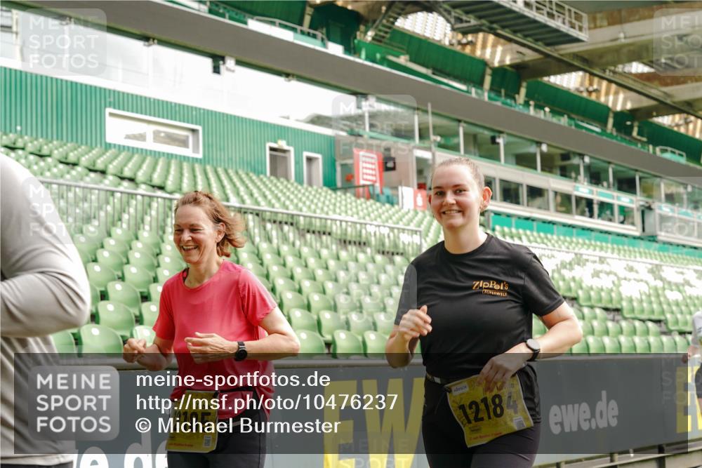 13.09.2026 - 21. swb-Marathon Bremen Michael Burmester http://msf.ph/oto/10476237 13.09.2026 10:39:13 Laufen im Stadion 10135, 10138, 10139, 10168, 10188, 10190, 10204, 10205, 10217, 10229, 10234, 10238, 10259, 10260, 10279, 10280, 10305, 10314, 10360, 10363, 10364, 10370, 10375, 10376, 10378, 10404, 10432, 10457, 10465, 10469, 10484, 10493, 10501, 10505, 10510, 10511, 10526, 10556, 10576, 10580, 10595, 10599, 10609, 10616, 10619, 10630, 10645, 10654, 10660, 10661, 10662, 10664, 10681, 10682, 10686, 10695, 10697, 10712, 10737, 10743, 10802, 10823 meine-sportfotos.de