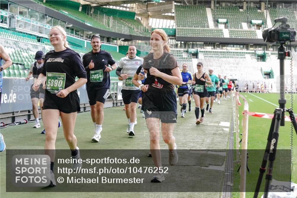13.09.2026 - 21. swb-Marathon Bremen Michael Burmester http://msf.ph/oto/10476252 13.09.2026 13:16:54 Laufen im Stadion 134, 143, 153, 231, 267, 271, 449, 588, 598, 612, 653, 990, 1057, 1185, 1312, 1424, 1425, 1465, 1539, 1790, 1813, 1825, 1874, 1987, 2013, 2067, 2096, 2218, 2259, 2351, 2363, 2381, 2386, 2389, 2419, 2468, 2532, 2550, 2562, 2579, 2586, 2601, 2655, 2664, 2678, 2698, 2778, 2797, 2799, 2821, 2846, 2874, 2974, 2984, 2996, 3001, 3075, 3104, 3133, 3165, 3180, 3195, 3213, 3237, 3265, 3314, 3331, 3337, 3366, 3382, 3387, 3421, 3431, 3479, 3486, 3501, 3506, 3512 meine-sportfotos.de