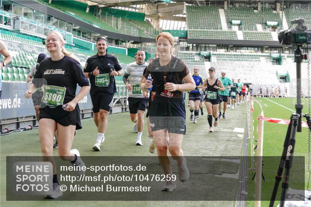 13.09.2026 - 21. swb-Marathon Bremen Michael Burmester http://msf.ph/oto/10476259 13.09.2026 13:16:54 Laufen im Stadion 134, 143, 153, 231, 267, 271, 449, 588, 598, 612, 653, 990, 1057, 1185, 1312, 1424, 1425, 1465, 1539, 1790, 1813, 1825, 1874, 1987, 2013, 2067, 2096, 2218, 2259, 2351, 2363, 2381, 2386, 2389, 2419, 2468, 2532, 2550, 2562, 2579, 2586, 2601, 2655, 2664, 2678, 2698, 2778, 2797, 2799, 2821, 2846, 2874, 2974, 2984, 2996, 3001, 3075, 3104, 3133, 3165, 3180, 3195, 3213, 3237, 3265, 3314, 3331, 3337, 3366, 3382, 3387, 3421, 3431, 3479, 3486, 3501, 3506, 3512 meine-sportfotos.de