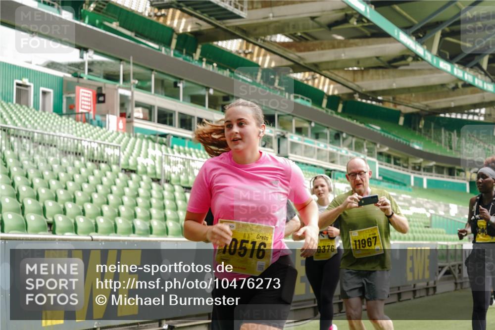 13.09.2026 - 21. swb-Marathon Bremen Michael Burmester http://msf.ph/oto/10476273 13.09.2026 10:39:15 Laufen im Stadion 10135, 10138, 10139, 10168, 10188, 10190, 10204, 10205, 10217, 10229, 10234, 10238, 10259, 10260, 10279, 10280, 10305, 10314, 10360, 10363, 10364, 10370, 10375, 10376, 10378, 10386, 10404, 10432, 10457, 10465, 10469, 10484, 10493, 10501, 10505, 10510, 10511, 10526, 10556, 10576, 10580, 10595, 10599, 10609, 10616, 10619, 10630, 10645, 10654, 10660, 10661, 10662, 10664, 10681, 10682, 10686, 10695, 10697, 10712, 10737, 10743, 10802, 10823 meine-sportfotos.de