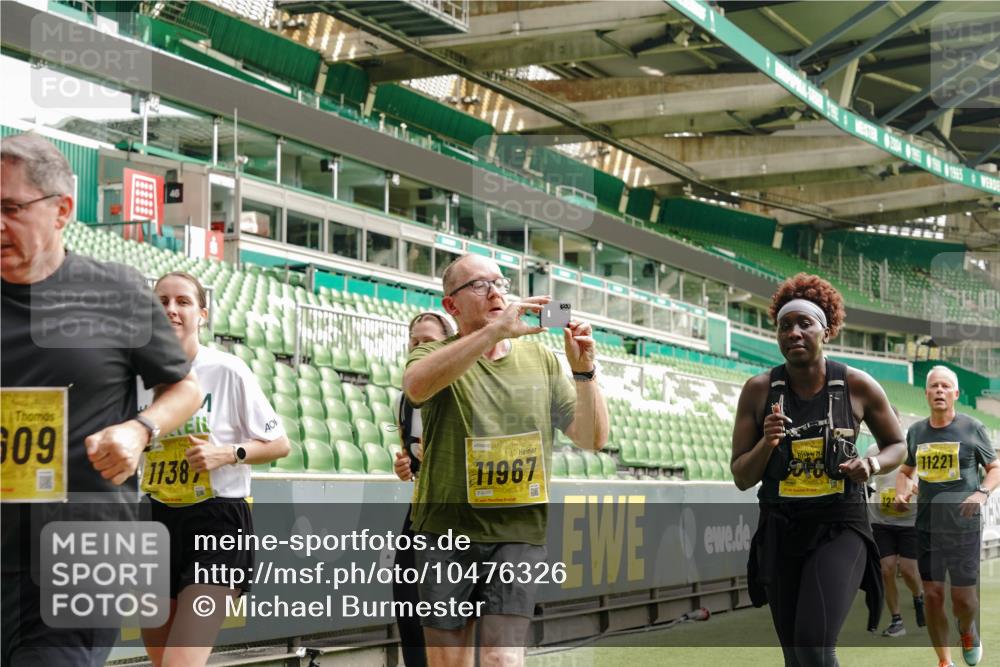 13.09.2026 - 21. swb-Marathon Bremen Michael Burmester http://msf.ph/oto/10476326 13.09.2026 10:39:16 Laufen im Stadion 10135, 10138, 10139, 10168, 10188, 10190, 10204, 10205, 10217, 10229, 10234, 10238, 10259, 10260, 10279, 10280, 10305, 10314, 10360, 10363, 10364, 10370, 10375, 10376, 10378, 10386, 10404, 10432, 10457, 10465, 10469, 10484, 10493, 10501, 10505, 10510, 10511, 10526, 10556, 10576, 10580, 10595, 10599, 10609, 10616, 10619, 10630, 10645, 10653, 10654, 10660, 10661, 10662, 10664, 10681, 10682, 10686, 10695, 10697, 10712, 10737, 10743, 10802, 10823 meine-sportfotos.de