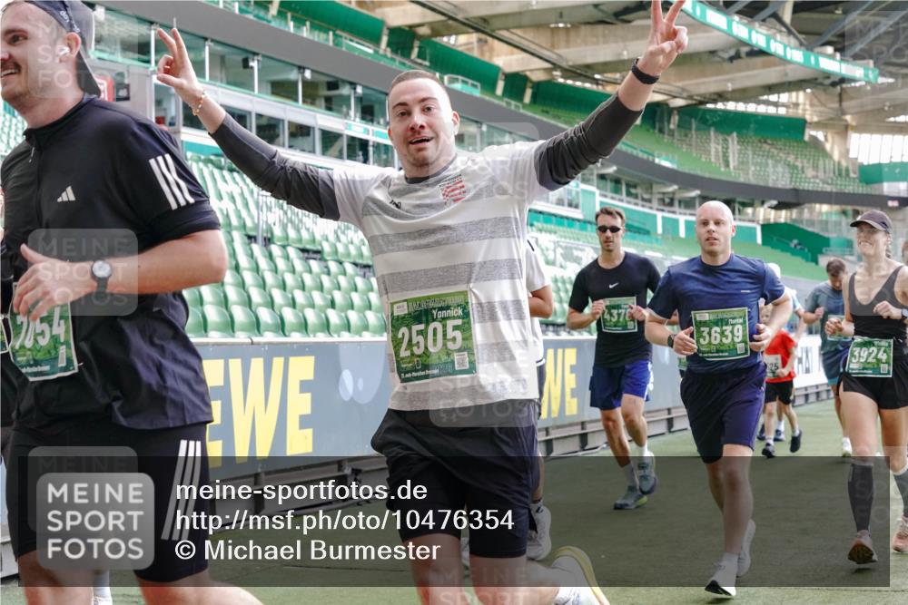 13.09.2026 - 21. swb-Marathon Bremen Michael Burmester http://msf.ph/oto/10476354 13.09.2026 13:16:56 Laufen im Stadion 134, 143, 153, 231, 267, 271, 449, 588, 598, 612, 653, 990, 1057, 1185, 1312, 1424, 1425, 1465, 1539, 1790, 1813, 1825, 1874, 1987, 2013, 2067, 2096, 2218, 2259, 2351, 2363, 2381, 2386, 2389, 2419, 2468, 2532, 2550, 2562, 2579, 2586, 2601, 2655, 2664, 2678, 2698, 2778, 2797, 2799, 2821, 2846, 2874, 2974, 2984, 2996, 3001, 3075, 3104, 3133, 3165, 3180, 3195, 3213, 3237, 3265, 3314, 3331, 3337, 3366, 3382, 3387, 3421, 3431, 3479, 3486, 3501, 3506, 3512, 3548 meine-sportfotos.de