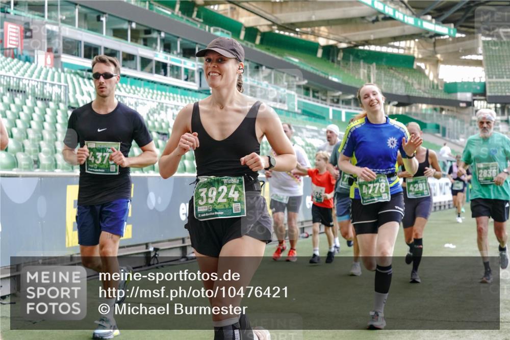 13.09.2026 - 21. swb-Marathon Bremen Michael Burmester http://msf.ph/oto/10476421 13.09.2026 13:16:58 Laufen im Stadion 134, 143, 153, 231, 267, 271, 449, 588, 598, 612, 653, 990, 1057, 1185, 1312, 1424, 1425, 1465, 1539, 1790, 1813, 1825, 1874, 1987, 2013, 2067, 2096, 2218, 2259, 2351, 2363, 2381, 2389, 2419, 2468, 2532, 2550, 2562, 2579, 2586, 2601, 2647, 2655, 2664, 2678, 2698, 2778, 2797, 2799, 2821, 2846, 2874, 2974, 2984, 2996, 3001, 3075, 3104, 3133, 3165, 3180, 3195, 3213, 3237, 3265, 3314, 3331, 3337, 3366, 3382, 3387, 3421, 3431, 3479, 3486, 3501, 3506, 3512, 3548 meine-sportfotos.de