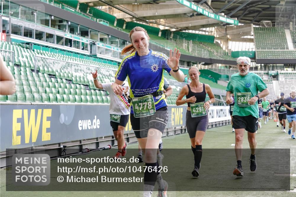 13.09.2026 - 21. swb-Marathon Bremen Michael Burmester http://msf.ph/oto/10476426 13.09.2026 13:16:59 Laufen im Stadion 134, 143, 153, 231, 267, 271, 449, 588, 598, 612, 653, 990, 1057, 1185, 1312, 1424, 1425, 1465, 1539, 1790, 1813, 1825, 1874, 1987, 2013, 2067, 2096, 2218, 2259, 2351, 2363, 2381, 2389, 2419, 2468, 2532, 2550, 2562, 2579, 2586, 2601, 2647, 2655, 2664, 2678, 2698, 2778, 2797, 2799, 2821, 2846, 2974, 2984, 2996, 3001, 3075, 3104, 3133, 3165, 3180, 3195, 3213, 3237, 3265, 3314, 3331, 3337, 3366, 3382, 3387, 3421, 3431, 3479, 3486, 3501, 3506, 3512, 3548 meine-sportfotos.de