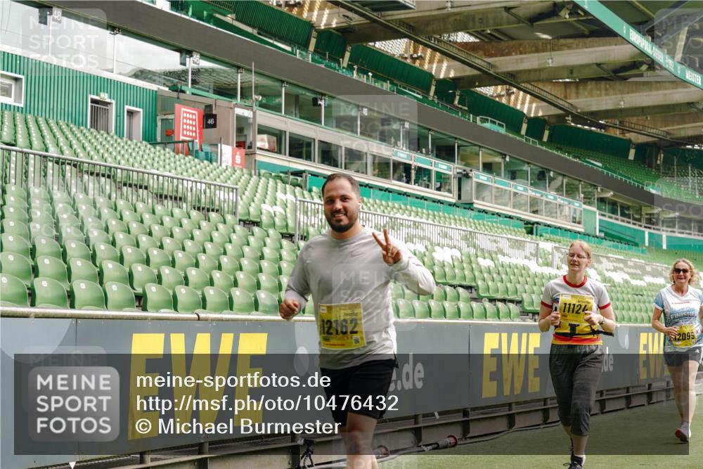 13.09.2026 - 21. swb-Marathon Bremen Michael Burmester http://msf.ph/oto/10476432 13.09.2026 10:39:19 Laufen im Stadion 10135, 10138, 10139, 10156, 10168, 10188, 10190, 10204, 10205, 10217, 10229, 10234, 10238, 10259, 10260, 10279, 10280, 10305, 10314, 10360, 10363, 10364, 10370, 10375, 10376, 10378, 10386, 10404, 10432, 10457, 10465, 10469, 10484, 10493, 10501, 10505, 10510, 10511, 10526, 10556, 10576, 10580, 10595, 10599, 10609, 10616, 10619, 10630, 10645, 10653, 10654, 10660, 10661, 10662, 10664, 10681, 10682, 10686, 10695, 10697, 10712, 10737, 10743, 10751, 10802, 10823 meine-sportfotos.de