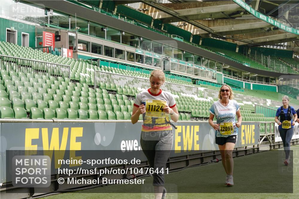 13.09.2026 - 21. swb-Marathon Bremen Michael Burmester http://msf.ph/oto/10476441 13.09.2026 10:39:21 Laufen im Stadion 10135, 10138, 10139, 10156, 10168, 10188, 10190, 10204, 10205, 10217, 10229, 10234, 10238, 10259, 10260, 10279, 10280, 10305, 10314, 10360, 10363, 10364, 10370, 10378, 10386, 10404, 10432, 10457, 10465, 10469, 10484, 10493, 10501, 10505, 10510, 10511, 10526, 10556, 10576, 10580, 10595, 10599, 10609, 10616, 10619, 10630, 10645, 10653, 10654, 10660, 10661, 10662, 10664, 10681, 10682, 10686, 10695, 10696, 10697, 10712, 10737, 10743, 10751, 10802, 10823 meine-sportfotos.de