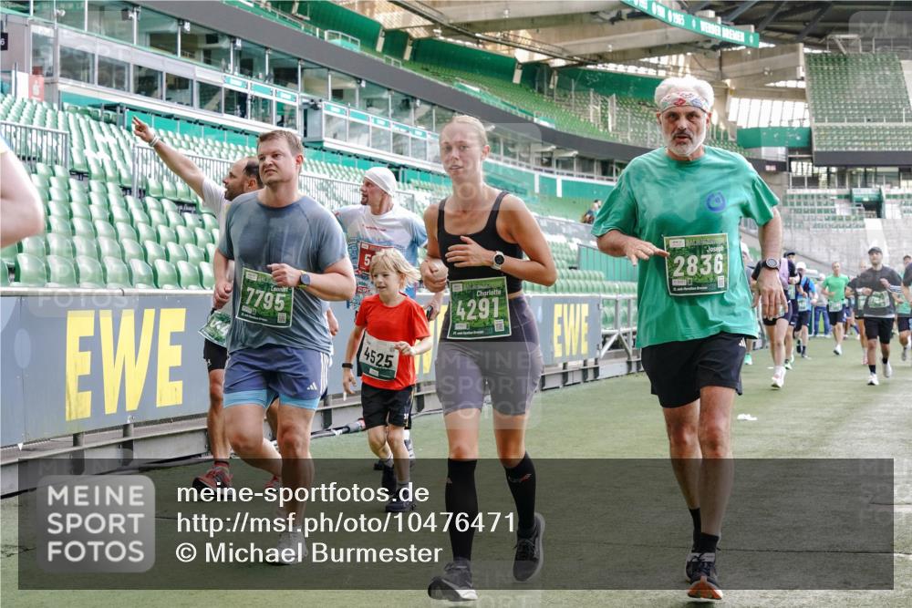 13.09.2026 - 21. swb-Marathon Bremen Michael Burmester http://msf.ph/oto/10476471 13.09.2026 13:17:00 Laufen im Stadion 134, 143, 153, 231, 267, 271, 311, 449, 588, 598, 612, 653, 990, 1057, 1185, 1312, 1424, 1425, 1465, 1539, 1790, 1813, 1825, 1874, 1987, 2013, 2067, 2096, 2218, 2259, 2351, 2363, 2381, 2389, 2419, 2468, 2532, 2550, 2562, 2579, 2586, 2601, 2647, 2655, 2664, 2678, 2698, 2778, 2797, 2799, 2821, 2846, 2974, 2984, 2996, 3001, 3075, 3104, 3133, 3165, 3180, 3195, 3213, 3237, 3265, 3314, 3331, 3337, 3366, 3382, 3387, 3421, 3431, 3479, 3486, 3501, 3506, 3512, 3548 meine-sportfotos.de