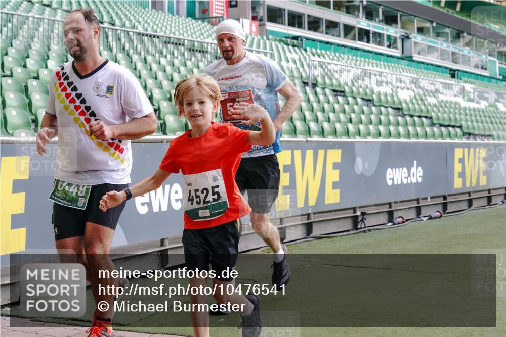 13.09.2026 - 21. swb-Marathon Bremen Michael Burmester http://msf.ph/oto/10476541 13.09.2026 13:17:02 Laufen im Stadion 134, 143, 153, 231, 267, 271, 311, 449, 588, 598, 612, 653, 990, 1057, 1185, 1312, 1424, 1425, 1465, 1539, 1790, 1813, 1825, 1874, 1987, 2013, 2067, 2096, 2218, 2259, 2351, 2363, 2381, 2389, 2419, 2468, 2532, 2550, 2562, 2579, 2586, 2601, 2647, 2655, 2664, 2678, 2698, 2778, 2797, 2799, 2821, 2846, 2974, 2984, 2996, 3001, 3075, 3104, 3133, 3165, 3180, 3195, 3213, 3237, 3314, 3331, 3337, 3366, 3382, 3387, 3421, 3431, 3479, 3486, 3501, 3506, 3512, 3548 meine-sportfotos.de