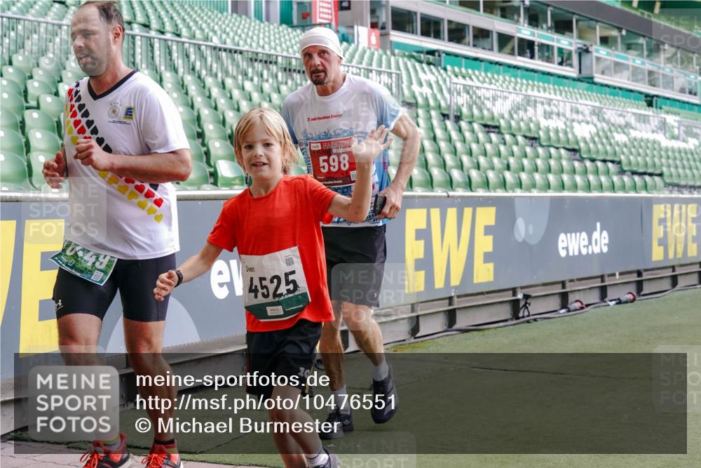 13.09.2026 - 21. swb-Marathon Bremen Michael Burmester http://msf.ph/oto/10476551 13.09.2026 13:17:02 Laufen im Stadion 134, 143, 153, 231, 267, 271, 311, 449, 588, 598, 612, 653, 990, 1057, 1185, 1312, 1424, 1425, 1465, 1539, 1790, 1813, 1825, 1874, 1987, 2013, 2067, 2096, 2218, 2259, 2351, 2363, 2381, 2389, 2419, 2468, 2532, 2550, 2562, 2579, 2586, 2601, 2647, 2655, 2664, 2678, 2698, 2778, 2797, 2799, 2821, 2846, 2974, 2984, 2996, 3001, 3075, 3104, 3133, 3165, 3180, 3195, 3213, 3237, 3314, 3331, 3337, 3366, 3382, 3387, 3421, 3431, 3479, 3486, 3501, 3506, 3512, 3548 meine-sportfotos.de