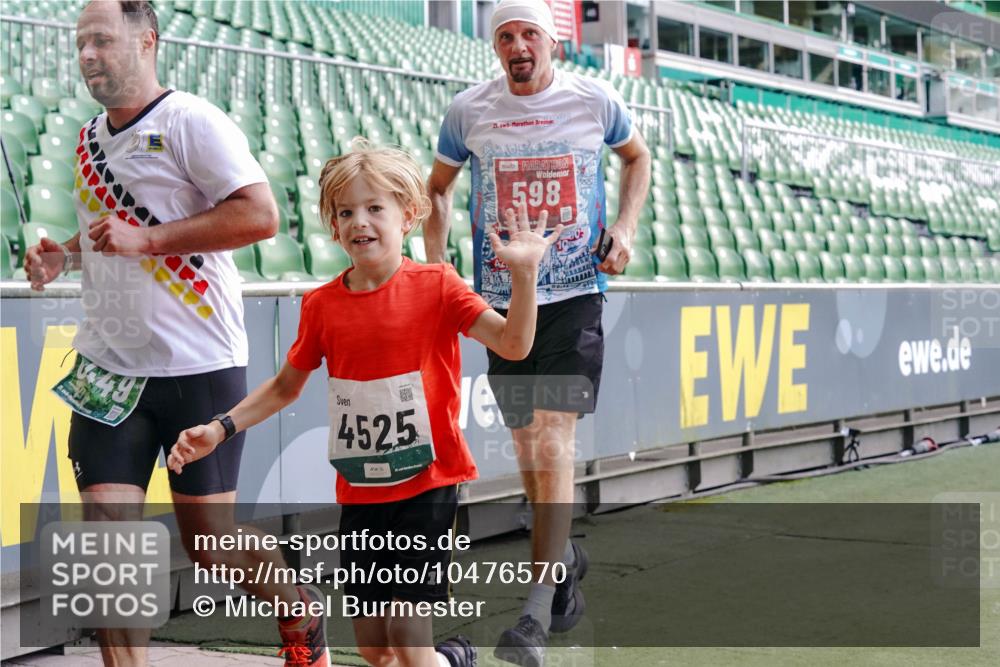 13.09.2026 - 21. swb-Marathon Bremen Michael Burmester http://msf.ph/oto/10476570 13.09.2026 13:17:02 Laufen im Stadion 134, 143, 153, 231, 267, 271, 311, 449, 588, 598, 612, 653, 990, 1057, 1185, 1312, 1424, 1425, 1465, 1539, 1790, 1813, 1825, 1874, 1987, 2013, 2067, 2096, 2218, 2259, 2351, 2363, 2381, 2389, 2419, 2468, 2532, 2550, 2562, 2579, 2586, 2601, 2647, 2655, 2664, 2678, 2698, 2778, 2797, 2799, 2821, 2846, 2974, 2984, 2996, 3001, 3075, 3104, 3133, 3165, 3180, 3195, 3213, 3237, 3314, 3331, 3337, 3366, 3382, 3387, 3421, 3431, 3479, 3486, 3501, 3506, 3512, 3548 meine-sportfotos.de