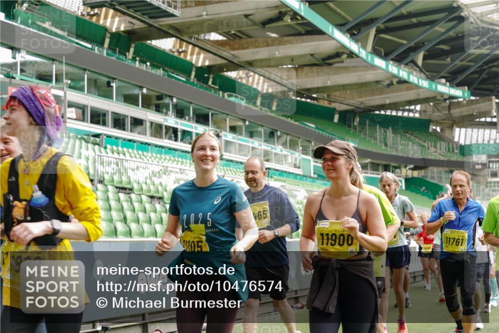 13.09.2026 - 21. swb-Marathon Bremen Michael Burmester http://msf.ph/oto/10476574 13.09.2026 10:39:25 Laufen im Stadion 10135, 10138, 10139, 10156, 10168, 10169, 10188, 10190, 10204, 10205, 10217, 10229, 10234, 10238, 10259, 10260, 10279, 10280, 10305, 10314, 10360, 10363, 10364, 10378, 10386, 10404, 10457, 10465, 10469, 10484, 10493, 10501, 10505, 10510, 10511, 10526, 10556, 10570, 10576, 10580, 10595, 10599, 10609, 10616, 10619, 10630, 10645, 10653, 10660, 10661, 10662, 10664, 10681, 10682, 10686, 10695, 10696, 10697, 10712, 10737, 10743, 10751, 10802, 10823 meine-sportfotos.de