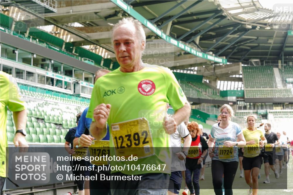 13.09.2026 - 21. swb-Marathon Bremen Michael Burmester http://msf.ph/oto/10476647 13.09.2026 10:39:27 Laufen im Stadion 10135, 10138, 10139, 10156, 10168, 10169, 10188, 10190, 10204, 10205, 10217, 10229, 10234, 10238, 10259, 10260, 10279, 10280, 10299, 10305, 10314, 10360, 10363, 10364, 10378, 10386, 10404, 10457, 10465, 10469, 10484, 10493, 10501, 10505, 10510, 10511, 10526, 10556, 10570, 10576, 10580, 10595, 10599, 10609, 10616, 10619, 10630, 10645, 10653, 10660, 10661, 10662, 10664, 10681, 10682, 10686, 10695, 10696, 10697, 10712, 10737, 10743, 10751, 10802, 10823 meine-sportfotos.de