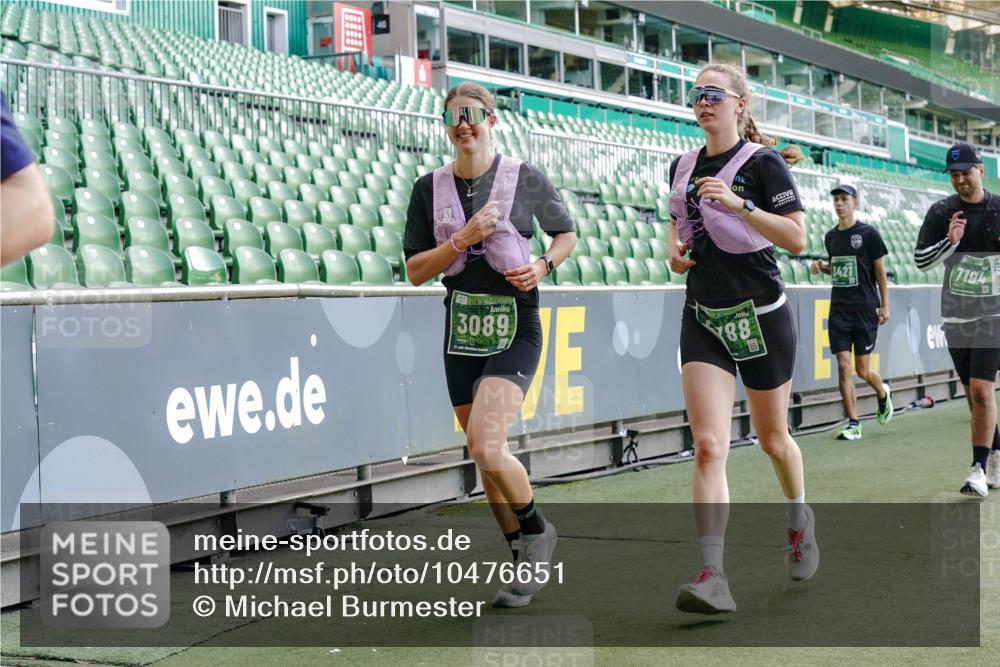 13.09.2026 - 21. swb-Marathon Bremen Michael Burmester http://msf.ph/oto/10476651 13.09.2026 13:17:05 Laufen im Stadion 134, 143, 153, 231, 267, 271, 311, 449, 588, 598, 612, 653, 990, 1057, 1185, 1312, 1424, 1425, 1465, 1539, 1790, 1813, 1825, 1874, 1987, 2013, 2067, 2096, 2218, 2259, 2351, 2363, 2381, 2389, 2419, 2468, 2532, 2550, 2562, 2579, 2586, 2601, 2647, 2655, 2664, 2678, 2698, 2778, 2797, 2799, 2821, 2846, 2974, 2984, 2996, 3001, 3104, 3133, 3180, 3195, 3213, 3237, 3314, 3331, 3337, 3366, 3382, 3387, 3421, 3431, 3479, 3486, 3501, 3506, 3512, 3548 meine-sportfotos.de