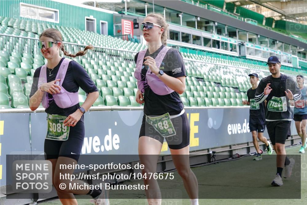 13.09.2026 - 21. swb-Marathon Bremen Michael Burmester http://msf.ph/oto/10476675 13.09.2026 13:17:06 Laufen im Stadion 134, 143, 153, 231, 267, 271, 311, 449, 588, 598, 612, 653, 990, 1057, 1185, 1312, 1424, 1425, 1465, 1539, 1790, 1813, 1825, 1874, 1987, 2013, 2067, 2096, 2218, 2259, 2351, 2363, 2381, 2389, 2419, 2468, 2532, 2550, 2562, 2579, 2586, 2601, 2647, 2655, 2664, 2678, 2698, 2778, 2797, 2799, 2821, 2846, 2974, 2984, 2996, 3001, 3104, 3133, 3180, 3195, 3213, 3237, 3314, 3331, 3337, 3366, 3382, 3387, 3421, 3431, 3479, 3486, 3501, 3506, 3512, 3548 meine-sportfotos.de