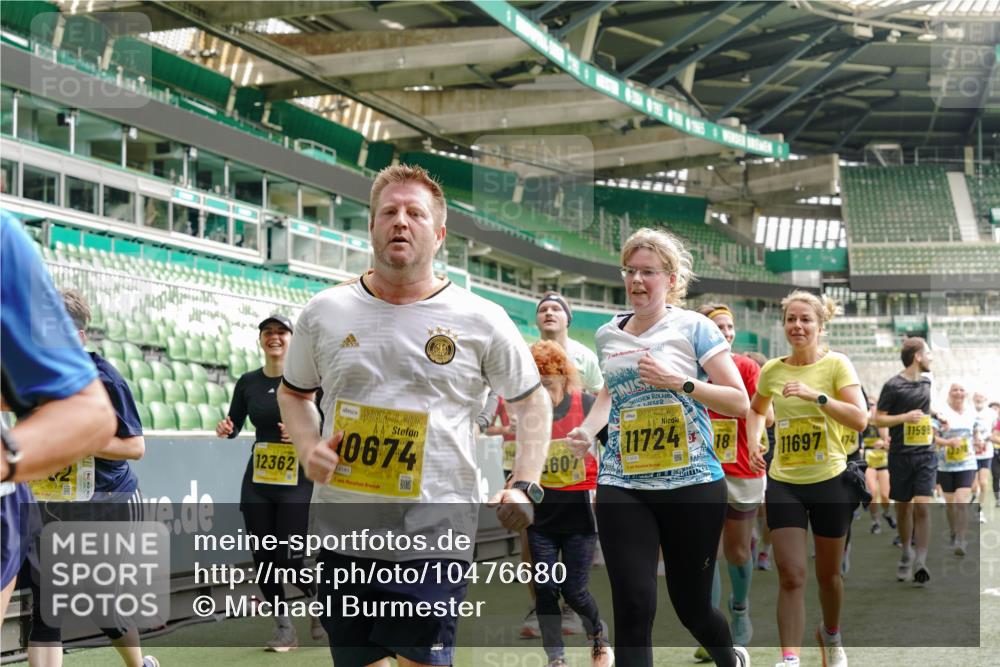 13.09.2026 - 21. swb-Marathon Bremen Michael Burmester http://msf.ph/oto/10476680 13.09.2026 10:39:28 Laufen im Stadion 10135, 10138, 10139, 10156, 10168, 10169, 10188, 10204, 10205, 10217, 10229, 10234, 10238, 10259, 10260, 10279, 10280, 10299, 10305, 10314, 10360, 10363, 10364, 10378, 10386, 10404, 10457, 10465, 10469, 10484, 10493, 10501, 10505, 10510, 10511, 10526, 10556, 10570, 10576, 10580, 10595, 10599, 10609, 10616, 10619, 10630, 10645, 10653, 10660, 10661, 10662, 10664, 10681, 10682, 10686, 10695, 10696, 10697, 10712, 10737, 10743, 10751, 10802, 10823 meine-sportfotos.de