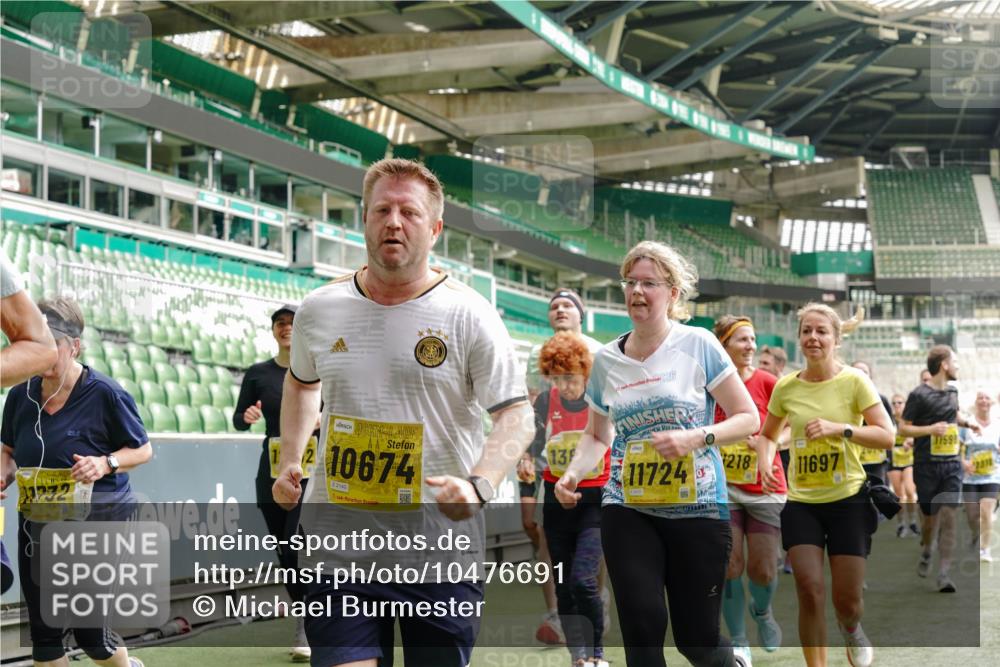 13.09.2026 - 21. swb-Marathon Bremen Michael Burmester http://msf.ph/oto/10476691 13.09.2026 10:39:28 Laufen im Stadion 10135, 10138, 10139, 10156, 10168, 10169, 10188, 10204, 10205, 10217, 10229, 10234, 10238, 10259, 10260, 10279, 10280, 10299, 10305, 10314, 10360, 10363, 10364, 10378, 10386, 10404, 10457, 10465, 10469, 10484, 10493, 10501, 10505, 10510, 10511, 10526, 10556, 10570, 10576, 10580, 10595, 10599, 10609, 10616, 10619, 10630, 10645, 10653, 10660, 10661, 10662, 10664, 10681, 10682, 10686, 10695, 10696, 10697, 10712, 10737, 10743, 10751, 10802, 10823 meine-sportfotos.de