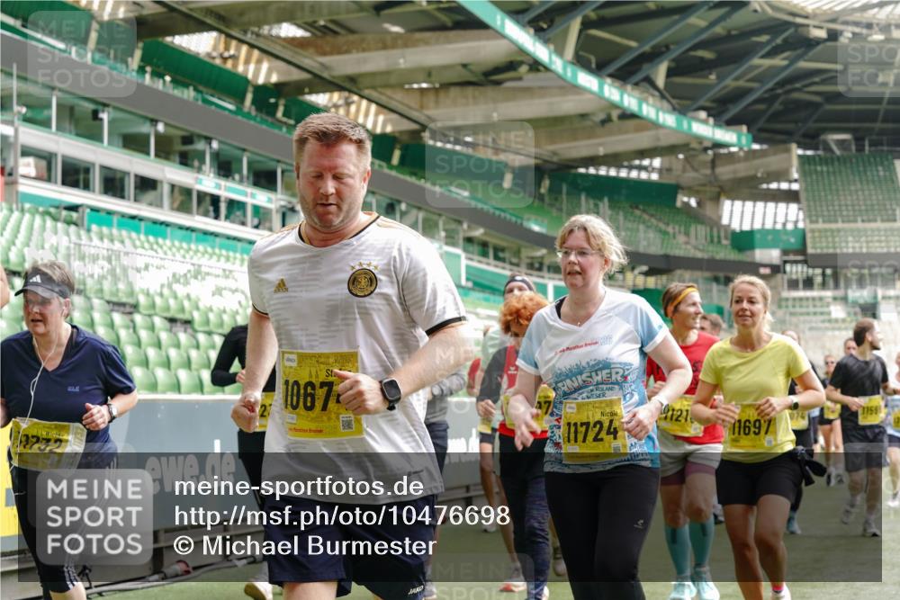 13.09.2026 - 21. swb-Marathon Bremen Michael Burmester http://msf.ph/oto/10476698 13.09.2026 10:39:28 Laufen im Stadion 10135, 10138, 10139, 10156, 10168, 10169, 10188, 10204, 10205, 10217, 10229, 10234, 10238, 10259, 10260, 10279, 10280, 10299, 10305, 10314, 10360, 10363, 10364, 10378, 10386, 10404, 10457, 10465, 10469, 10484, 10493, 10501, 10505, 10510, 10511, 10526, 10556, 10570, 10576, 10580, 10595, 10599, 10609, 10616, 10619, 10630, 10645, 10653, 10660, 10661, 10662, 10664, 10681, 10682, 10686, 10695, 10696, 10697, 10712, 10737, 10743, 10751, 10802, 10823 meine-sportfotos.de