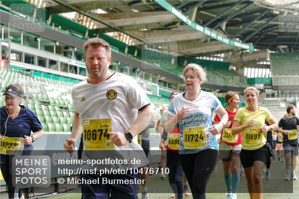13.09.2026 - 21. swb-Marathon Bremen Michael Burmester http://msf.ph/oto/10476710 13.09.2026 10:39:29 Laufen im Stadion 10135, 10138, 10139, 10156, 10168, 10169, 10188, 10204, 10205, 10217, 10229, 10234, 10238, 10259, 10260, 10279, 10280, 10299, 10314, 10360, 10363, 10364, 10378, 10386, 10404, 10457, 10465, 10469, 10484, 10493, 10501, 10505, 10510, 10511, 10526, 10556, 10570, 10576, 10580, 10595, 10599, 10609, 10616, 10619, 10630, 10645, 10653, 10660, 10661, 10662, 10664, 10681, 10682, 10686, 10695, 10696, 10697, 10712, 10737, 10743, 10751, 10802, 10823 meine-sportfotos.de