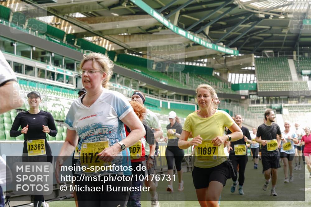 13.09.2026 - 21. swb-Marathon Bremen Michael Burmester http://msf.ph/oto/10476731 13.09.2026 10:39:29 Laufen im Stadion 10135, 10138, 10139, 10156, 10168, 10169, 10188, 10204, 10205, 10217, 10229, 10234, 10238, 10259, 10260, 10279, 10280, 10299, 10314, 10360, 10363, 10364, 10378, 10386, 10404, 10457, 10465, 10469, 10484, 10493, 10501, 10505, 10510, 10511, 10526, 10556, 10570, 10576, 10580, 10595, 10599, 10609, 10616, 10619, 10630, 10645, 10653, 10660, 10661, 10662, 10664, 10681, 10682, 10686, 10695, 10696, 10697, 10712, 10737, 10743, 10751, 10802, 10823 meine-sportfotos.de